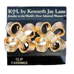 Vintage KJL Kenneth Jay Lane BOW Clip On Earrings Signed Hanging Card CCC104